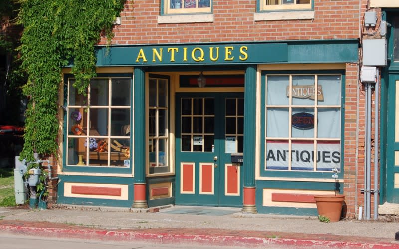 Tin Pan Alley Antique Mall - Things to Do in Galena